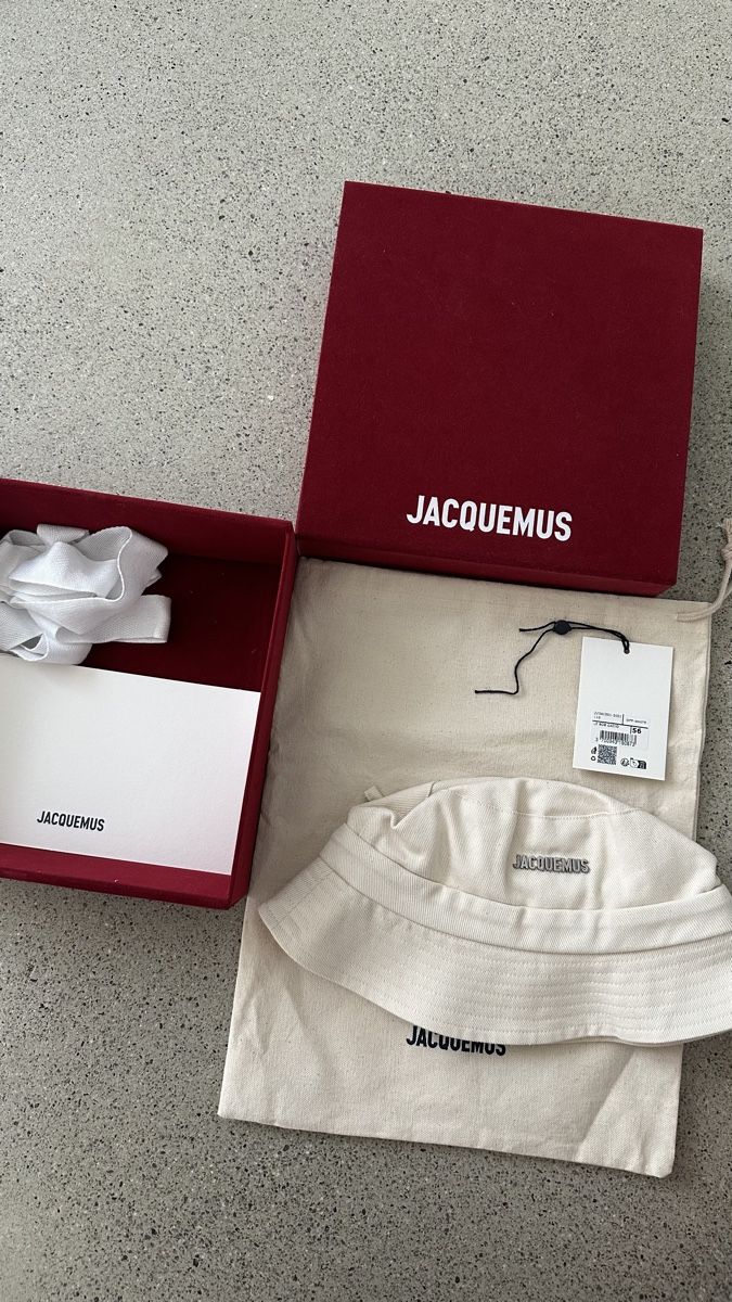 Copricapi, berretti & cappellini: Jacquemus bucket hat – Usato da Birsfelden venduto da ant_ys8y