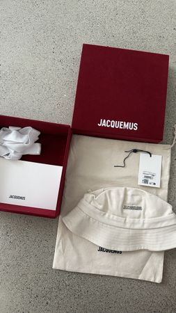 Jacquemus bucket hat