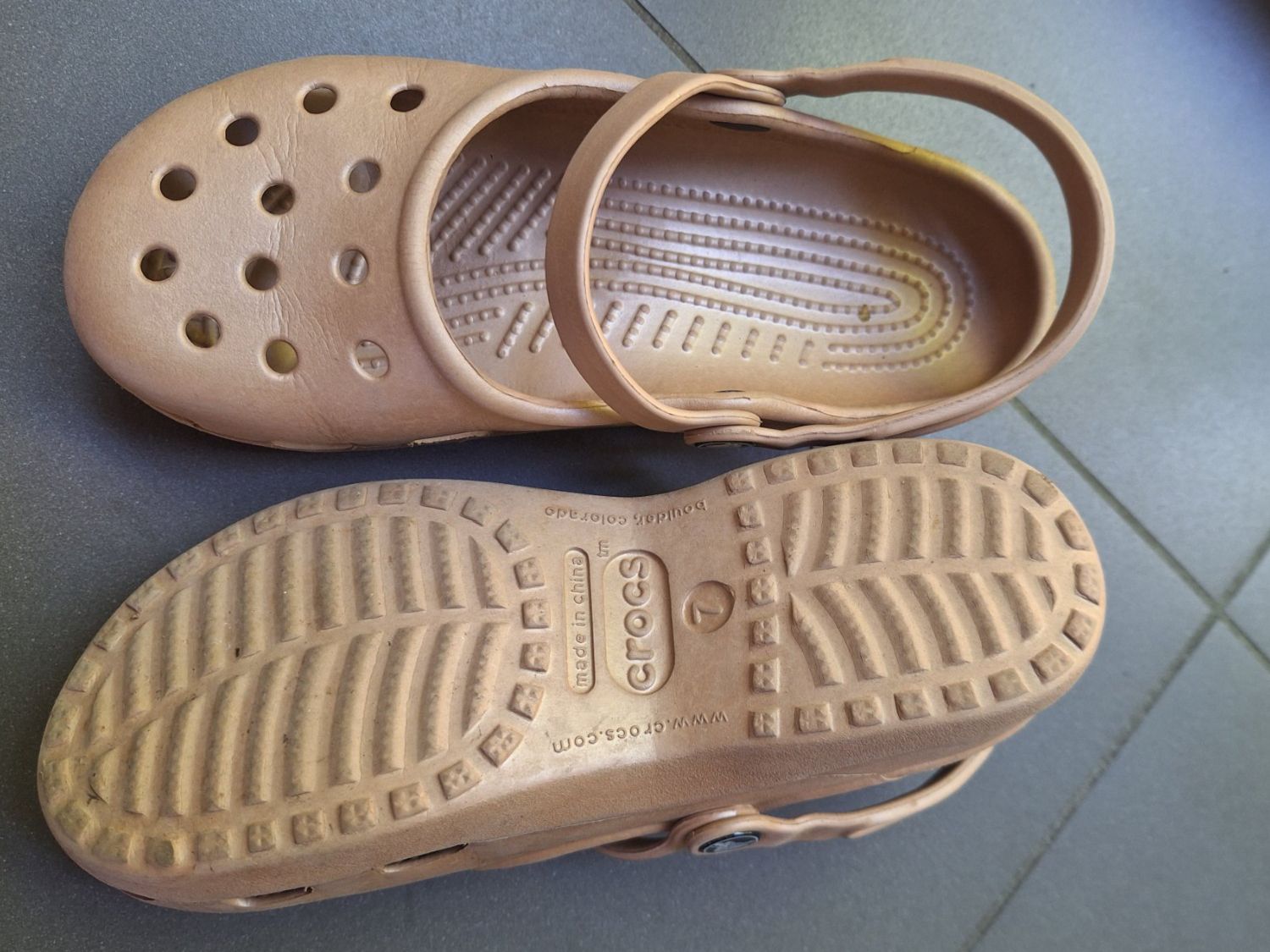 Crocs Schuhe für Jungen: Crocs Gr. 7 (33-34) – Gebraucht aus Herrliberg von linavogt