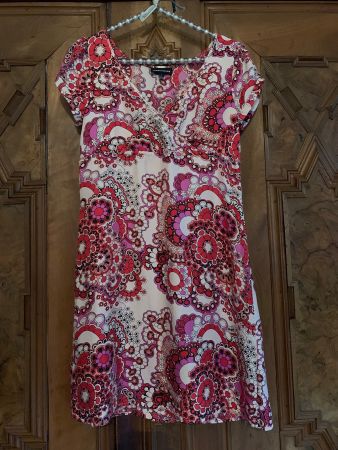 100% Seidenkleid Gr 8 UK Material: 100% Seide Farben: rosa