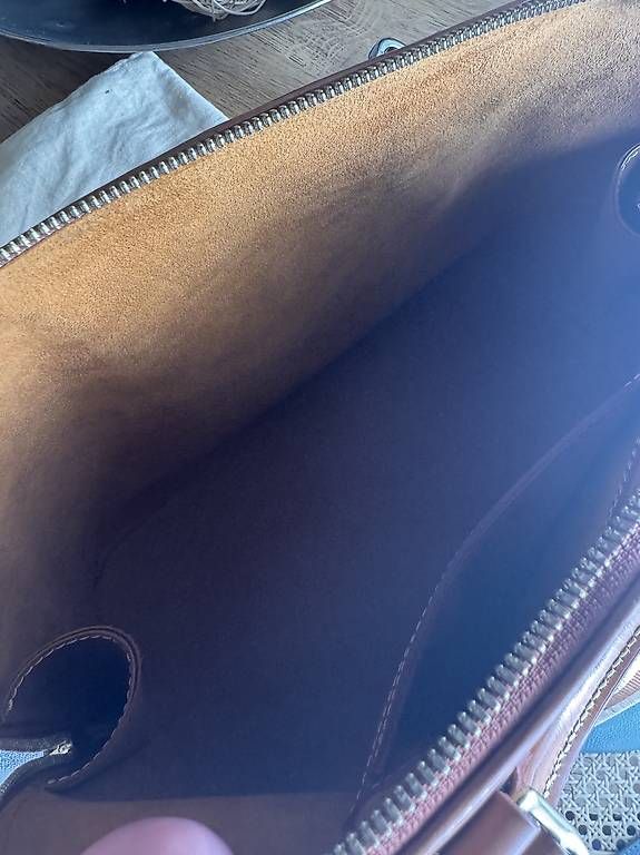 Borse da donna: Sac à main Louis Vuitton Épi cuir – Usato da Lausanne venduto da ang_ks77 4
