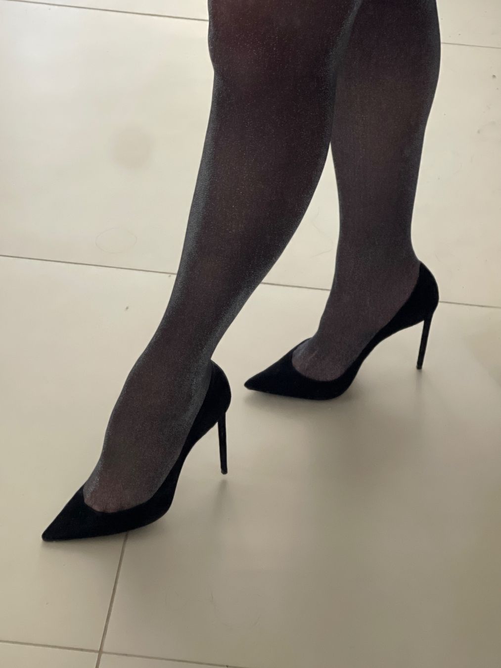 Saint Laurent Scarpe da donna: Saint Laurent Pumps velvet 38.5 – Usato da Agra venduto da Milena_L 1