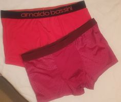 Arnaldo Bassini, Bamboo shorts, red boxers, Zorro halbnackt