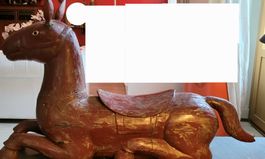 Cheval ancien en bois laqué polychrome