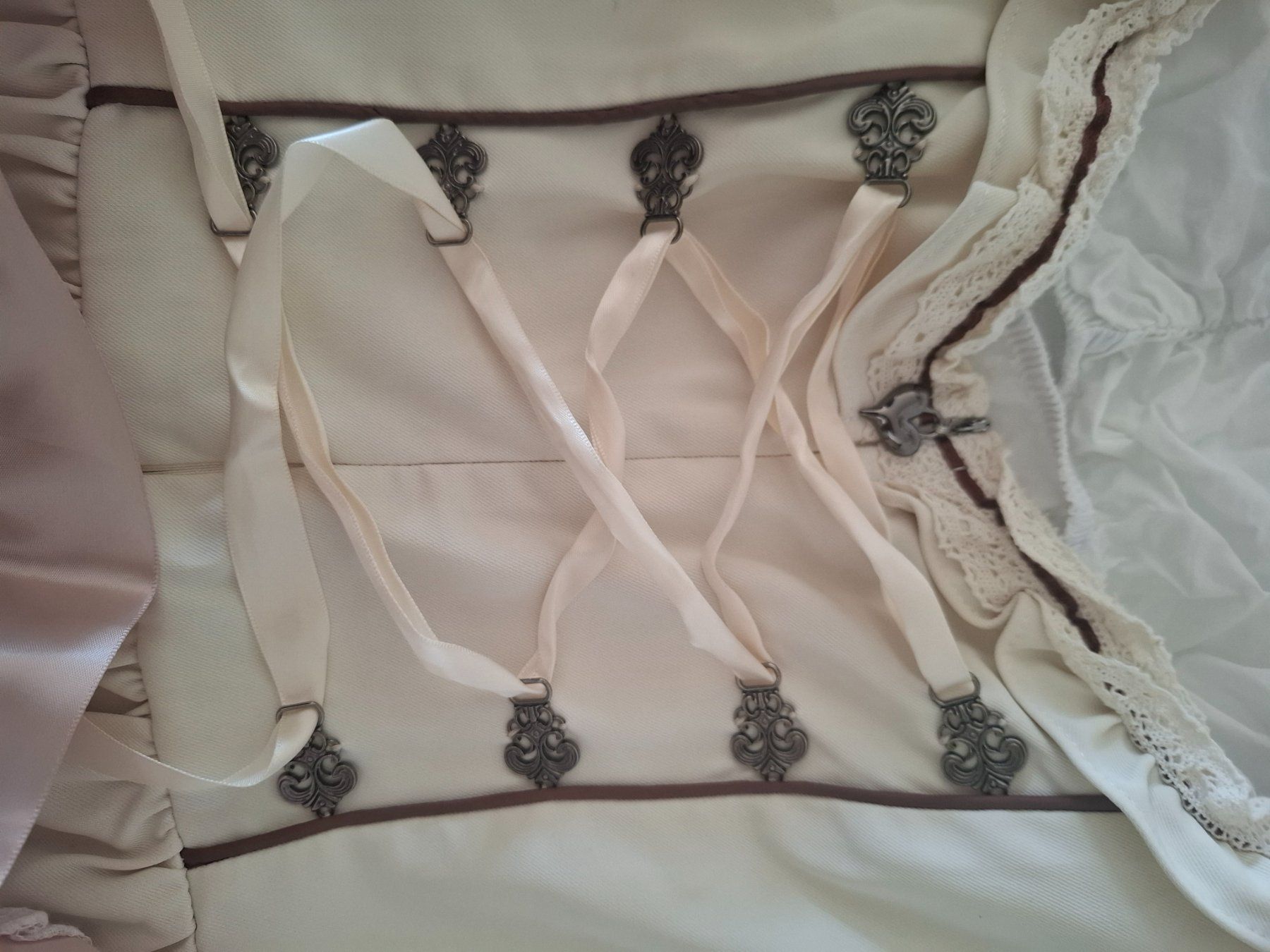 Kleider: Dirndl XL – Gebraucht aus Winterthur von fahrnera 2