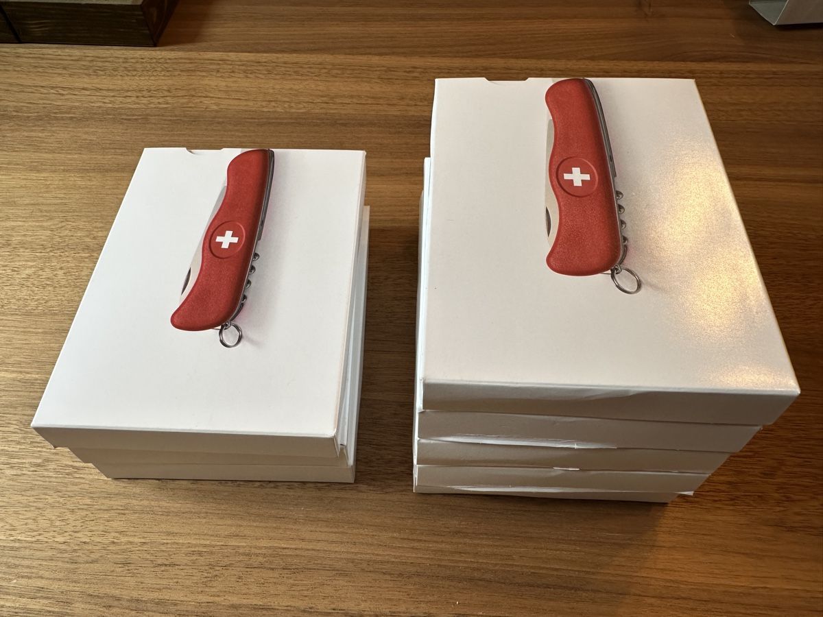 Victorinox Coltelli tascabile: 8 Stück Victorinox Käsemesser – Nuovo (secondo la descrizione) da Mauren venduto da meiedan