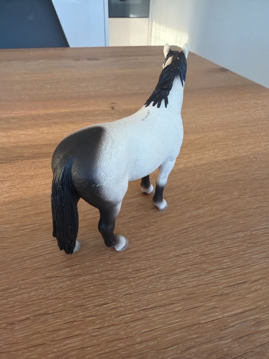 Schleich Giocattoli: Schleich Pferd weiß schwarz  – Usato da Uznach venduto da Player6 2