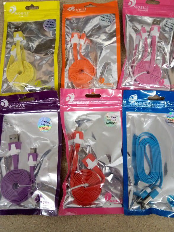 Cavi: bunte Ladekabel 1meter flat plastic, Preis pro Stück – Nuovo e nell'imballaggio originale da Ermatingen venduto da rik4rdo