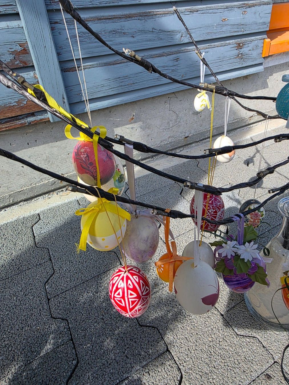 Tutte le decorazioni: Osterbaum mit Lichtern Batterie betrieben 20 Eier – Usato da Walterswil BE venduto da Lonitti 2