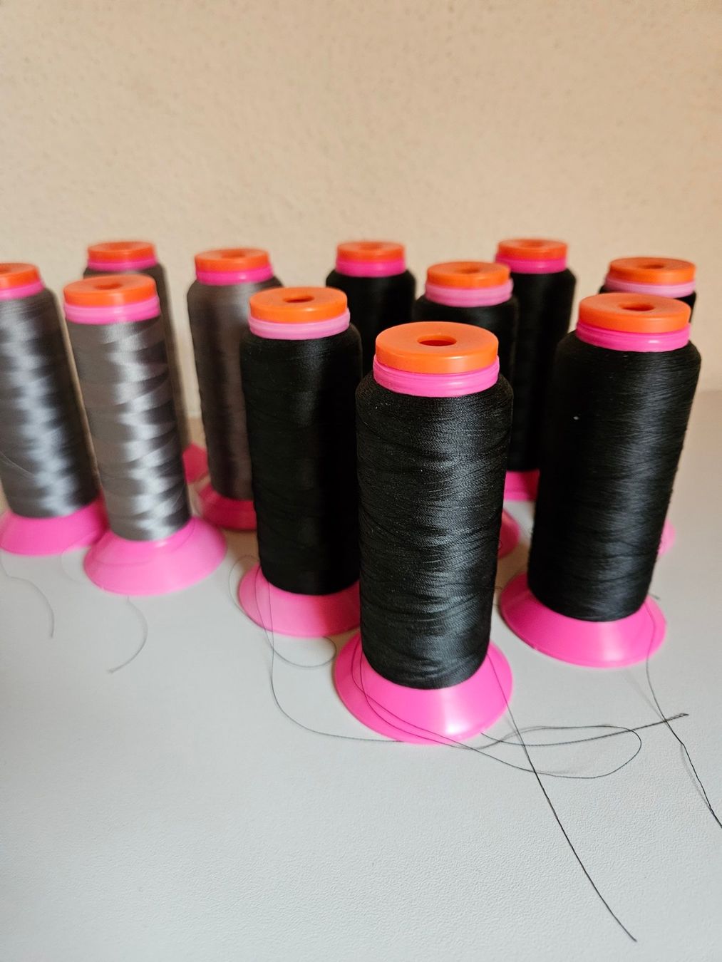 Cordicelle & Fili: Overlock-Nähfäden – Nuovo (secondo la descrizione) da Erlinsbach venduto da inf_ml8q 3