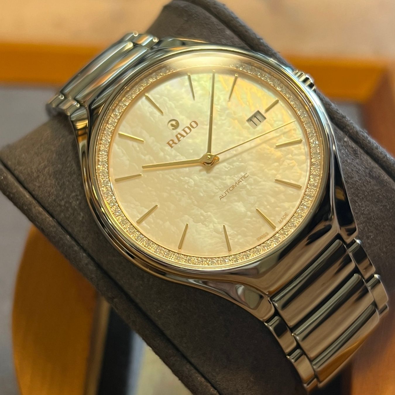 Rado Orologi: Rado True MOP Dial Automatic Date Diamond Bezel 763.0057.3.0 – Usato da Carouge GE venduto da Watchaser 7