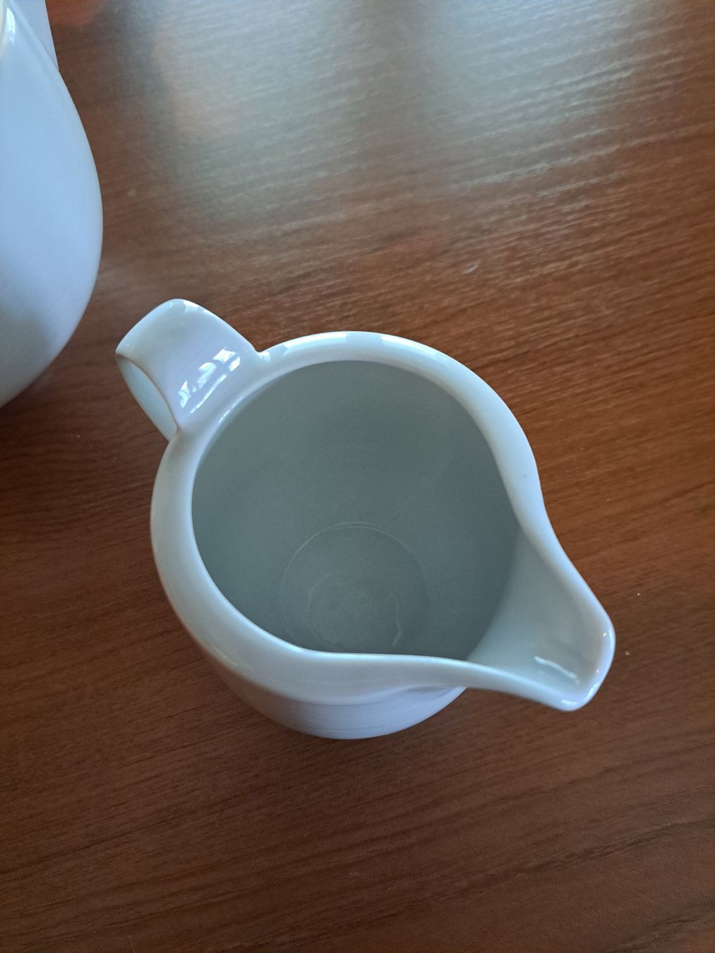 Set di piatti: Weisses Tee Set Teekanne, Milchkännchen – Usato da Rafz venduto da MuriFinn 1