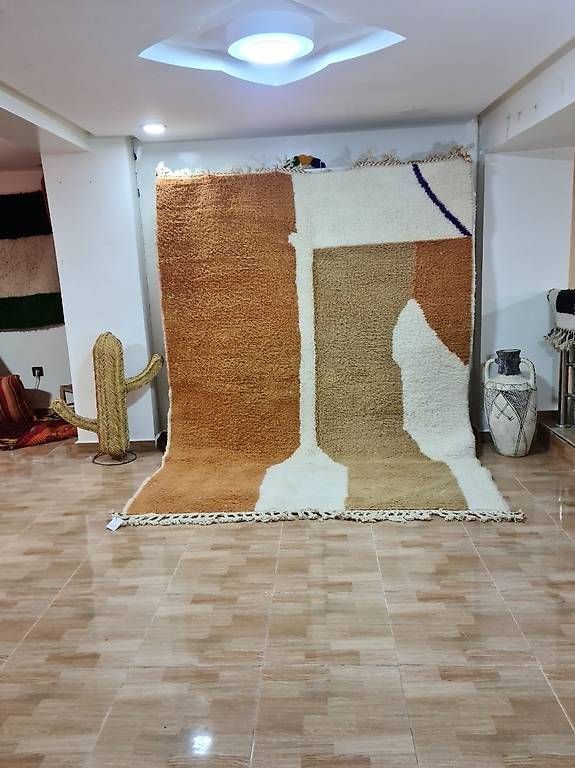 Tappeti: Handcrafted Rugs: Elevate Your Home with Timeless Elegance – Usato da Crans-Montana venduto da AtlasWoolWorks 1