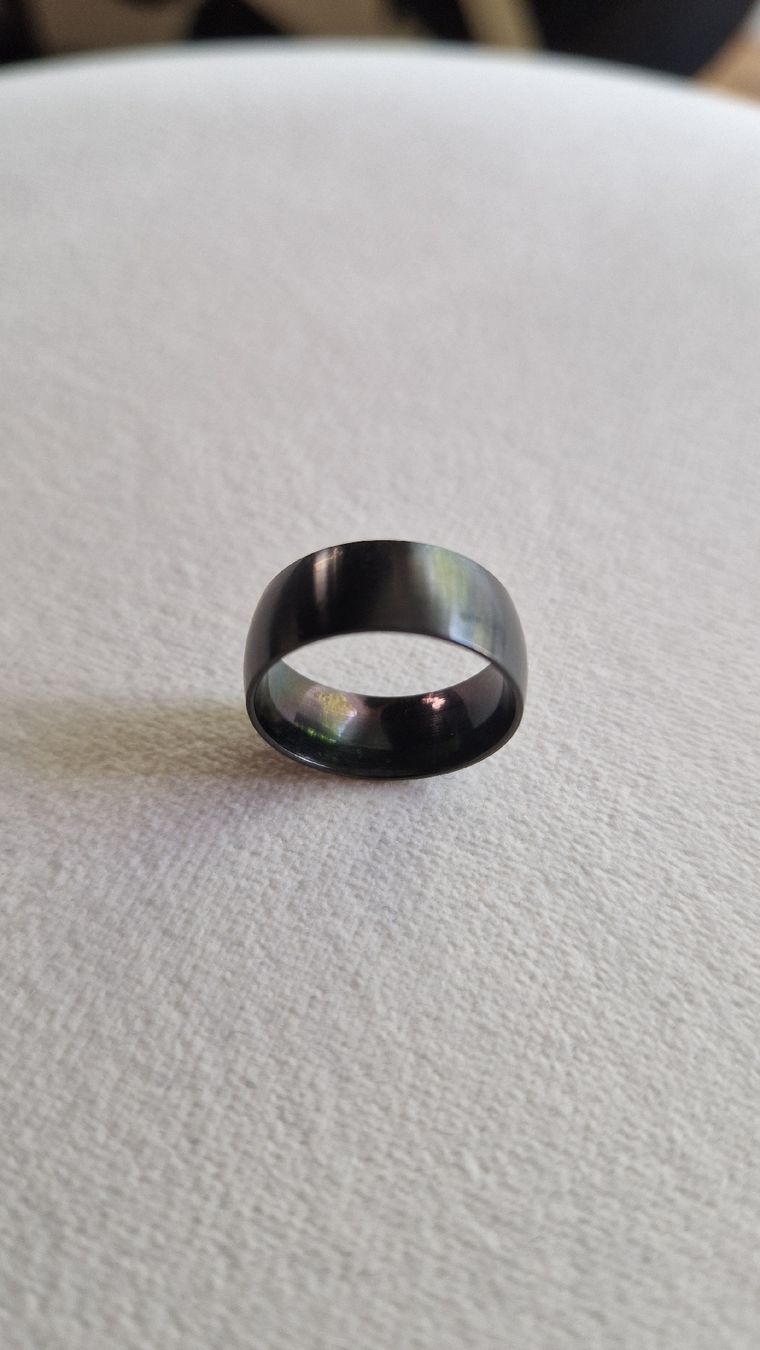 Ringe: NEU: Stylischer Schwarzer Fingerring, Grösse 7 – Neu und originalverpackt aus Safenwil von Lenzburg-Gretzenbach 3