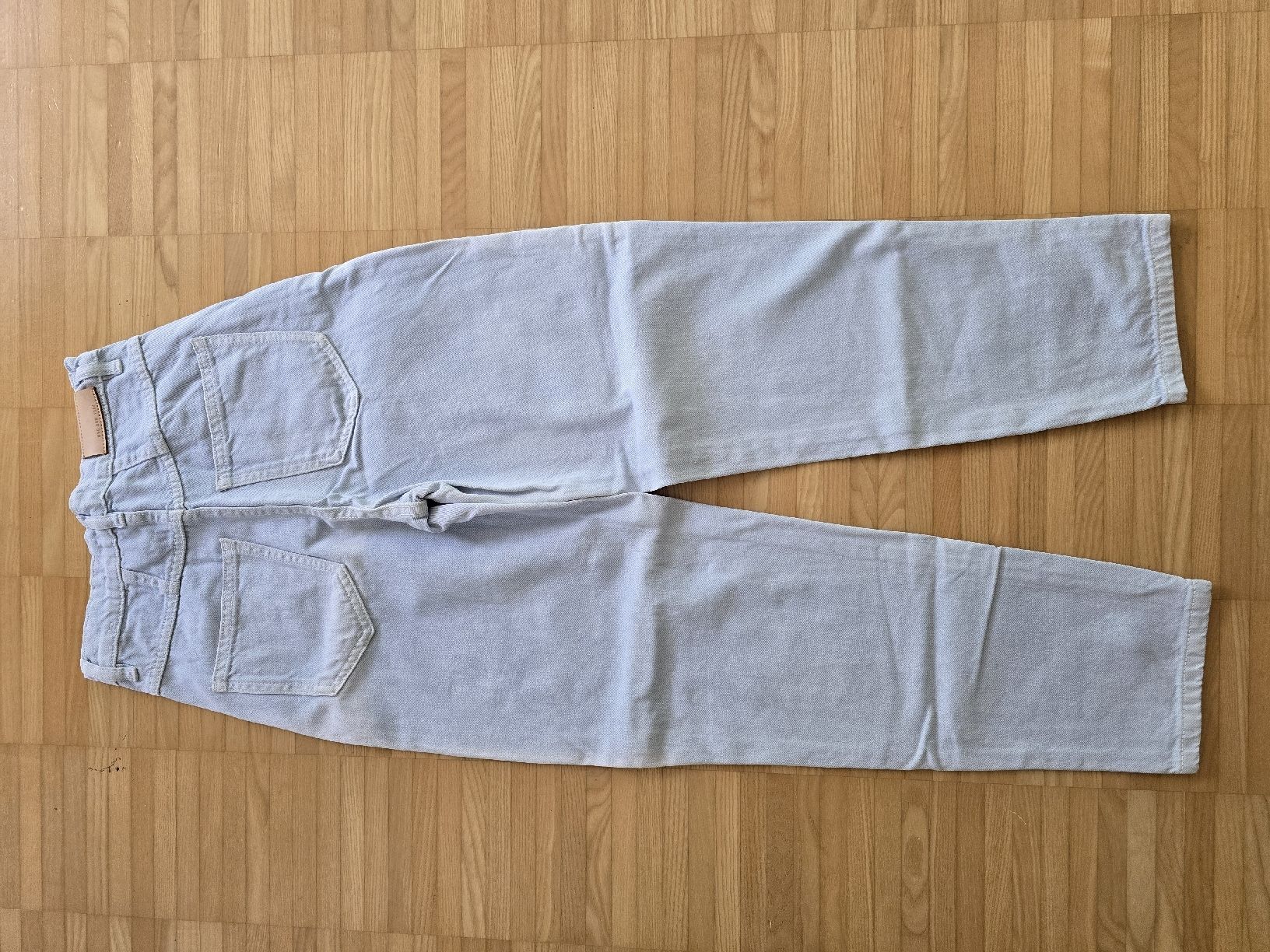 Jeans: MNG Jeans Hellblau, Gr. 32, ungetragen – Nuovo (secondo la descrizione) da St. Gallen venduto da A.W.128 2