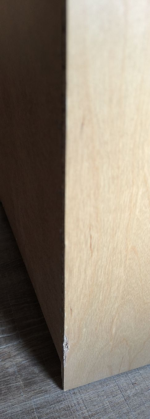 Ikea Tables de nuit: 2 Nachttischen von IKEA  MALM mit Gebrauchspuren – D'occasion à Oberwil-Lieli par Atom17 2