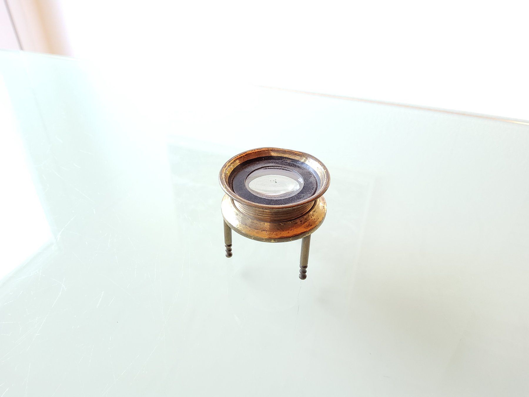 Tutti gli attrezzi: Ancienne loupe de bureau en laiton  – Usato da Malleray venduto da Broc-Mo
