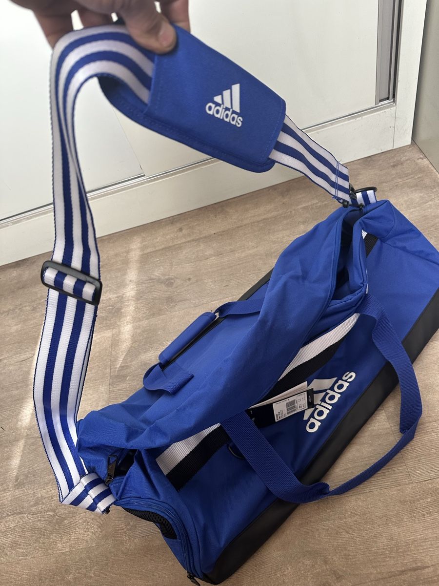 Taschen: Sporttasche adidas – Neu (gemäss Beschreibung) aus Henau von Rico131 1