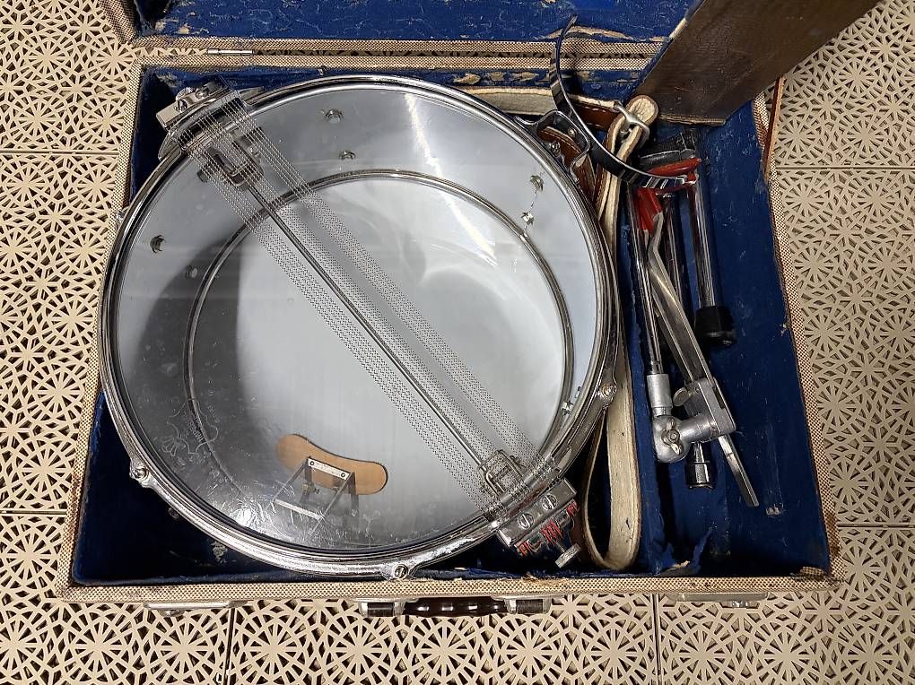 Strumenti musicali: Marschsnare mit Ständer – Usato da Zürich venduto da SuperSeven2.0 1