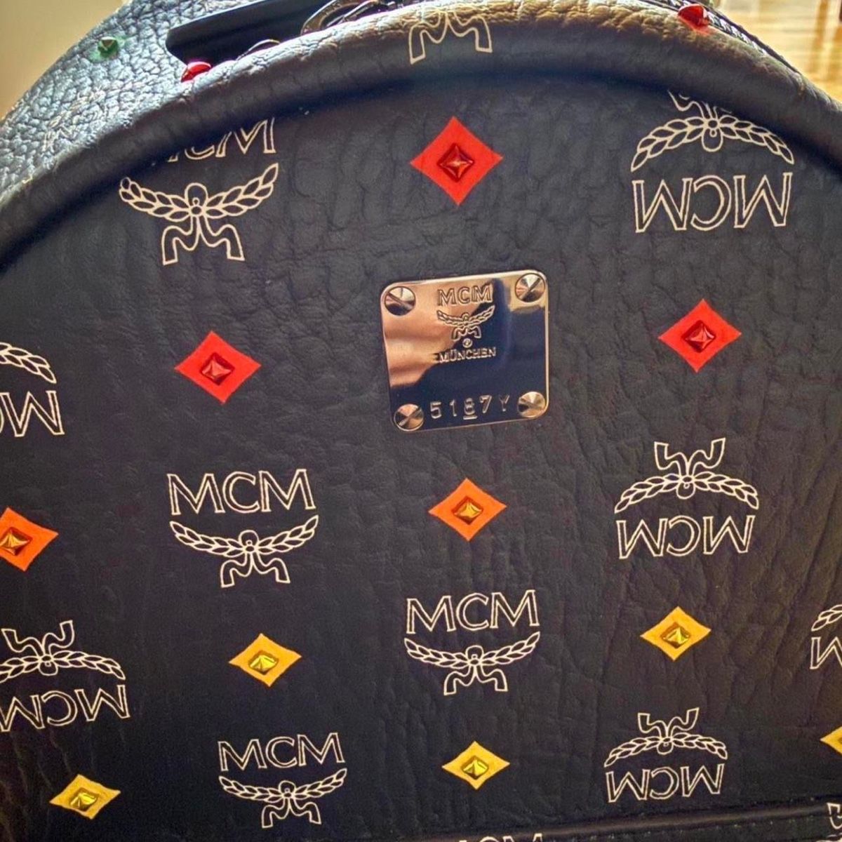 Mcm Zaini: MCM Stark Small Backpack Black Visetos Multicolor Studs RARE – Nuovo (secondo la descrizione) da Burgdorf venduto da jar_2ct5 1