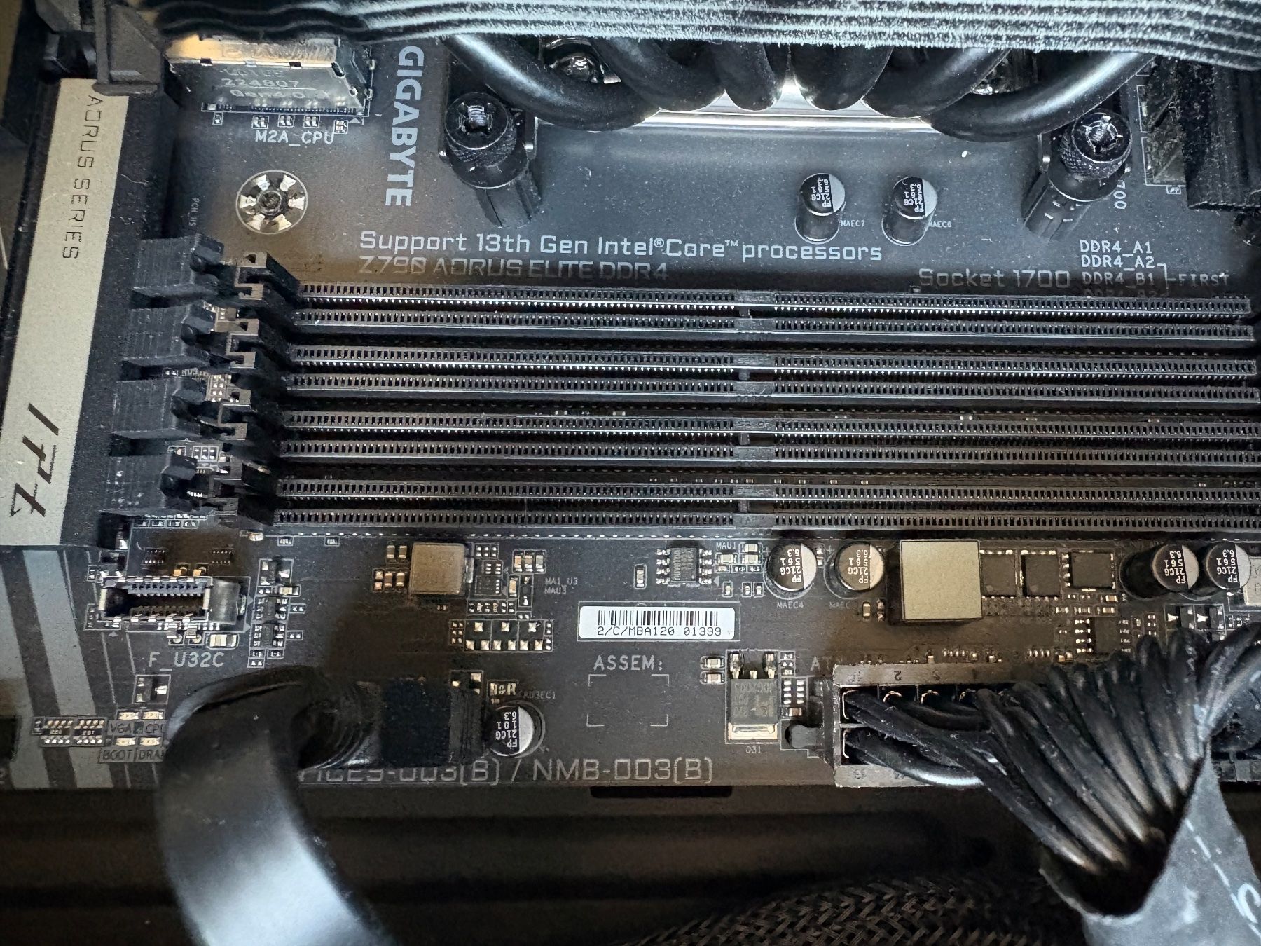Gigabyte Schede madri: Gigabyte z790 Aorus Elite – Usato da Zürich venduto da MiboBibo4 2
