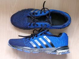 SPORTSCHUHE