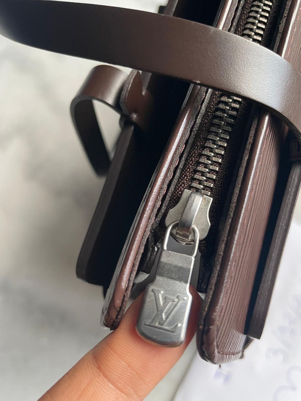 Louis Vuitton Borse da donna: Louis Vuitton Braun Epi Croisette – Usato da Wangen ZH venduto da zurich_vintag 1
