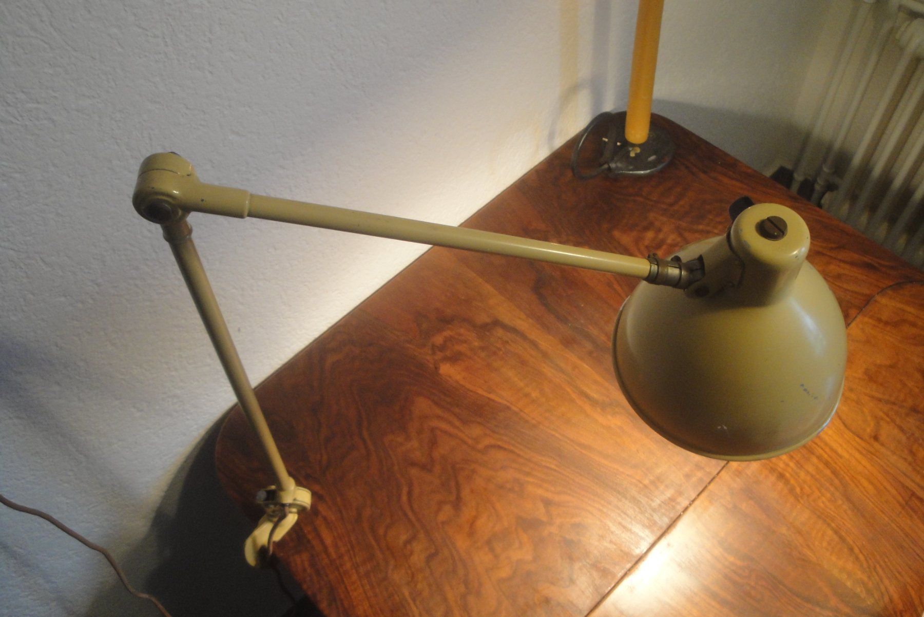 Lampen: Werkstattleuchte aus Metall – Gebraucht aus Zürich von Paykan
