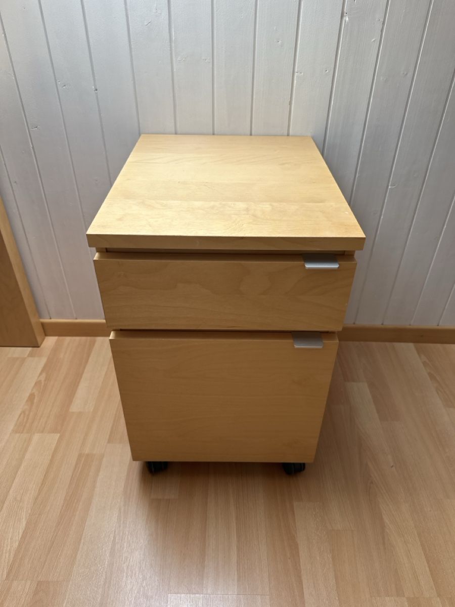 Ikea Scrivanie: Schreibtisch Holzfurnier mit Rollkorpus – Usato da Safnern venduto da Pe_ei 2