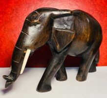 Schöner geschnitzter Elefant aus Hochwertiger Holz 19cm