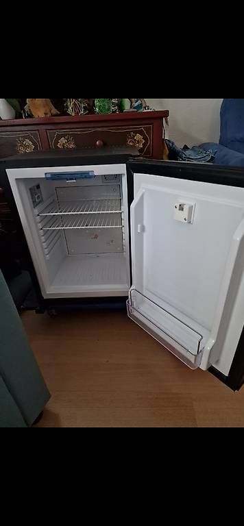 Réfrigérateurs: Kühlschrank schwarz – D'occasion à Freienbach par Haribo1980 3