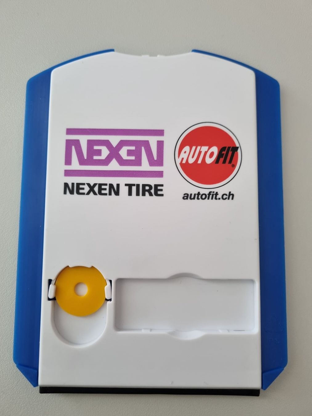 Tutti gli attrezzi: Auto Parkscheibe - Eiskratzer - Einkaufswagenjeton – Nuovo (secondo la descrizione) da Nottwil venduto da Janny77 2
