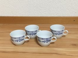 4 Tassen