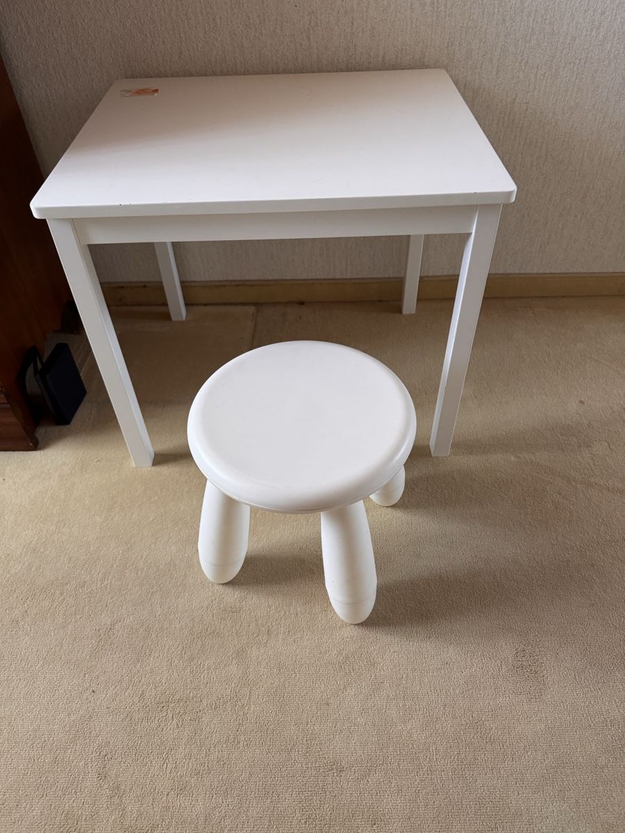Tavoli: Kindertisch mit Hocker weiss guter Zustand – Usato da Zürich venduto da Goliat21 2