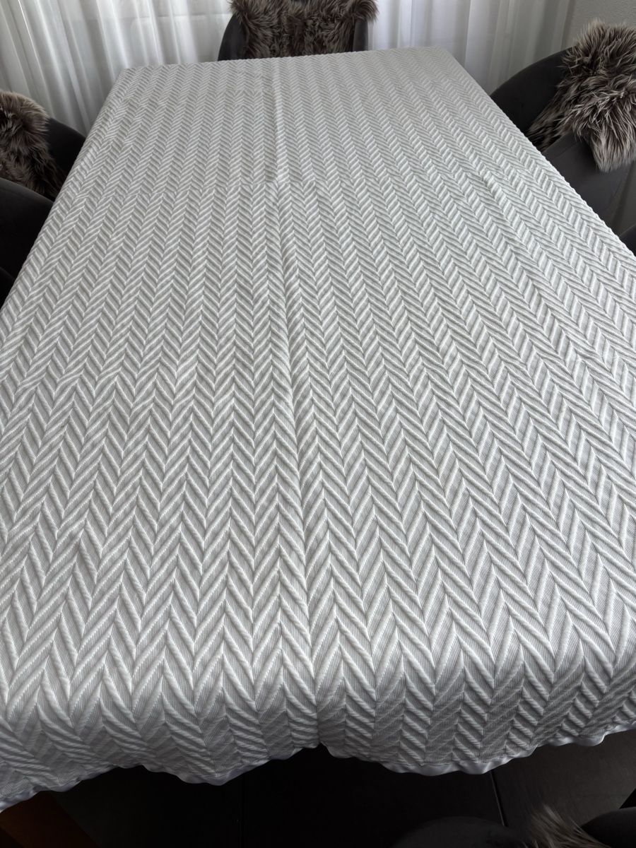 Altra biancheria da tavola: Tischdecke 160x250 – Usato da Zug venduto da Biki72