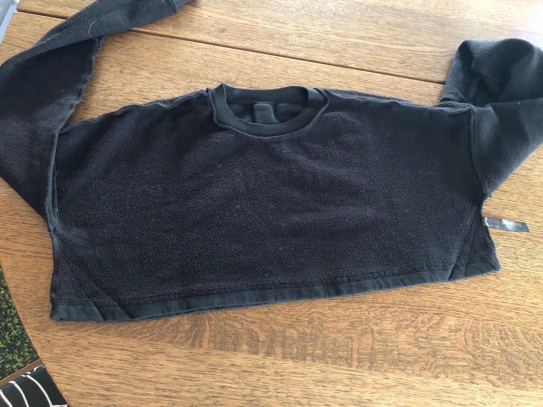 Pulls & Sweat-shirts: DOLLSKILL Fearless Pullover Crop Noir Flames S HOROSCOPEZ – D'occasion à St-Aubin FR par Tiweety 7