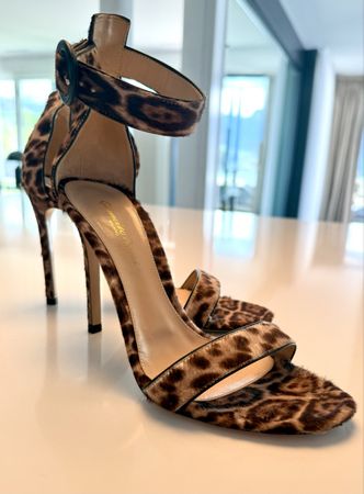 Gianvito Rossi Leo Pumps / Sandalen Gr. 38,5