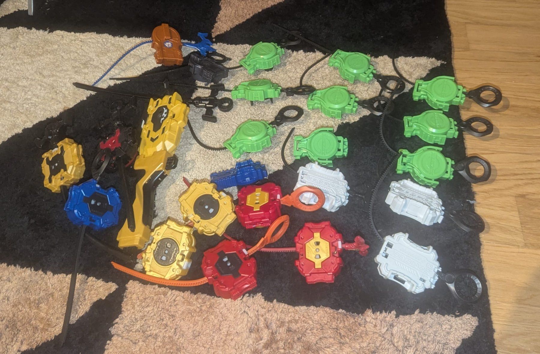 Spielzeuge: Grosse Beyblade Sammlung – Gebraucht aus Zürich von printz7 4
