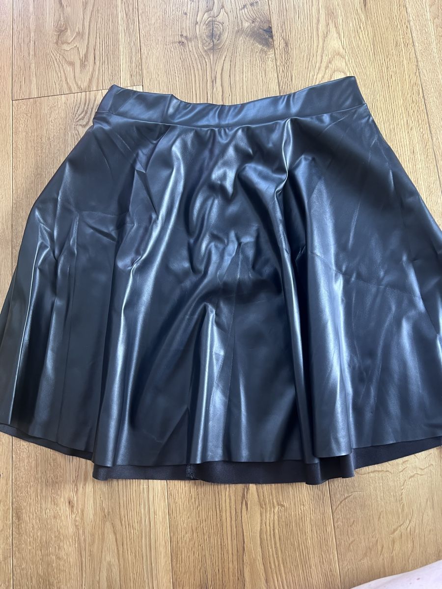 Röcke: Rock Kunstleder schwarz Grösse L – Neu (gemäss Beschreibung) aus Breitenbach von Saskia.Betschart