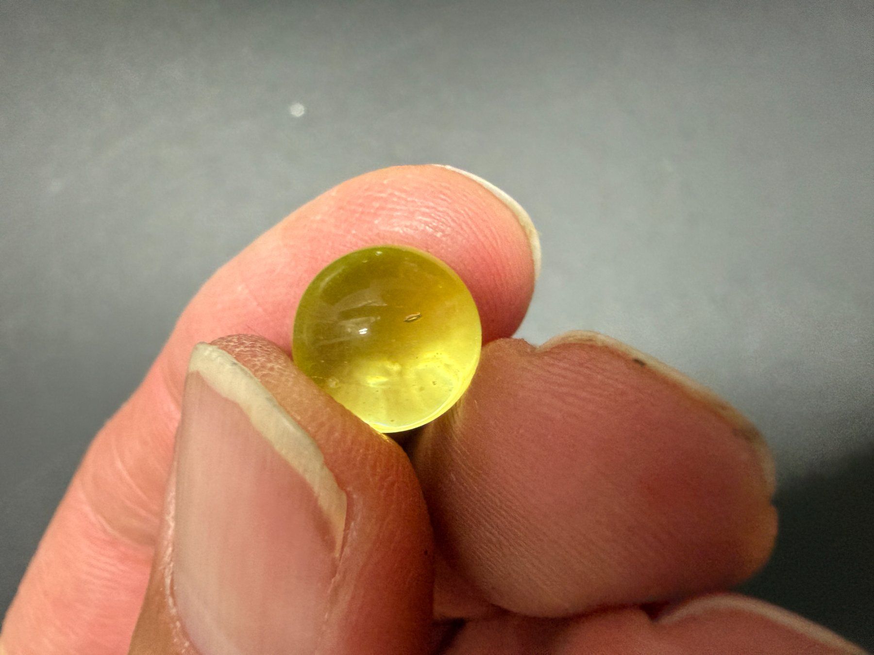 Bicchieri: Uranglas Kugel 10 mm, gelb – Nuovo e nell'imballaggio originale da Lützelflüh-Goldb venduto da Elementis 1