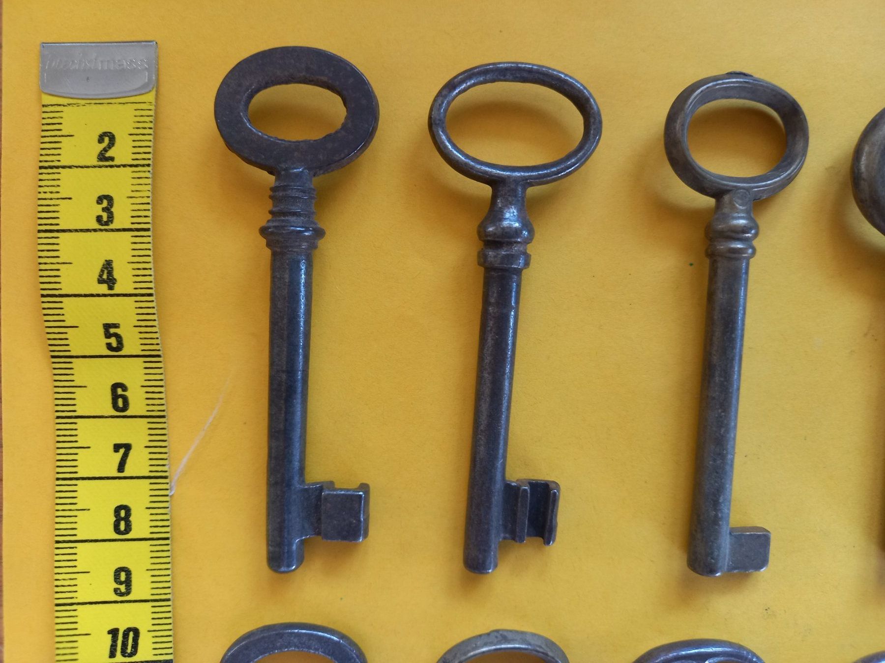 Chiavi: Lot de 10 diverses anciennes clefs – Usato da Rossens FR venduto da Souris1 1