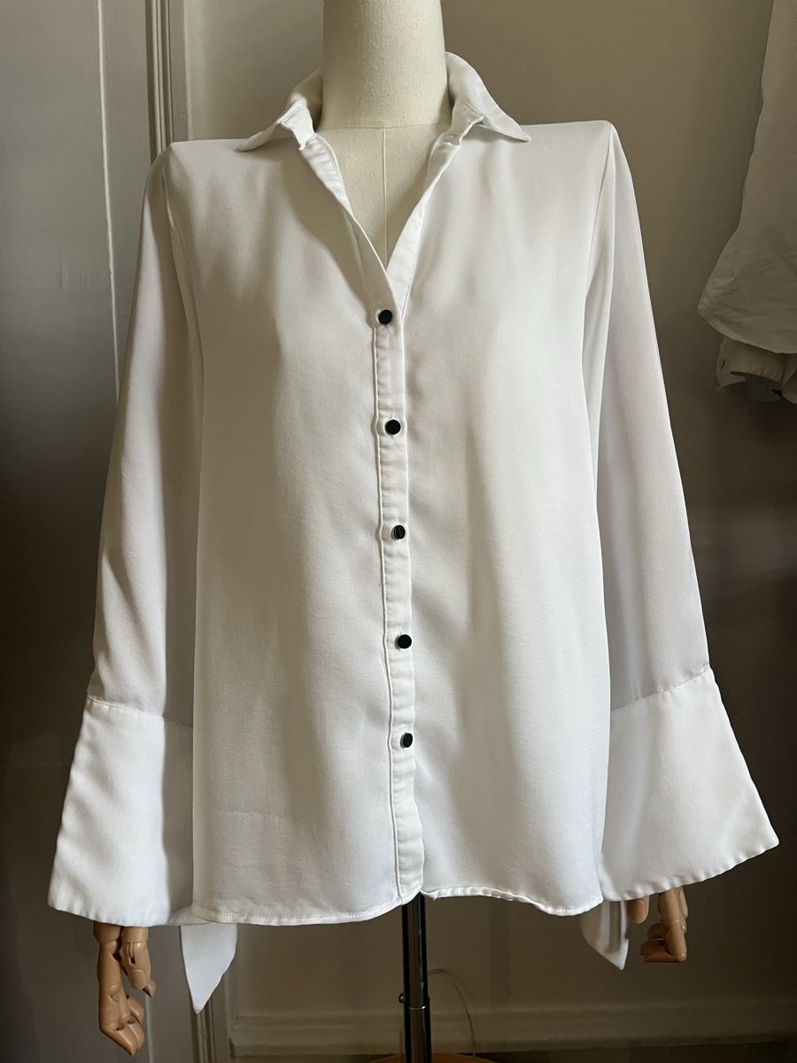 Zara Blusen: Elegant White Blouse: Flowing Sleeves , size M – Gebraucht aus Zürich von Melina.A 1