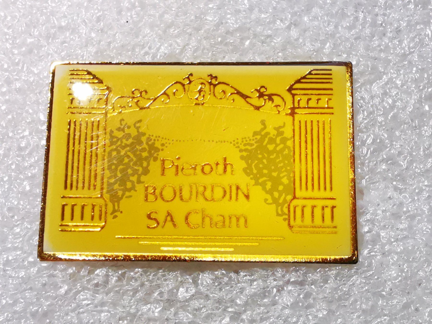 Placchette & Badge: Ansteckpin 65: Pieroth Bourdin SA Cham – Usato da Oppligen venduto da Pin-Fall-Shop