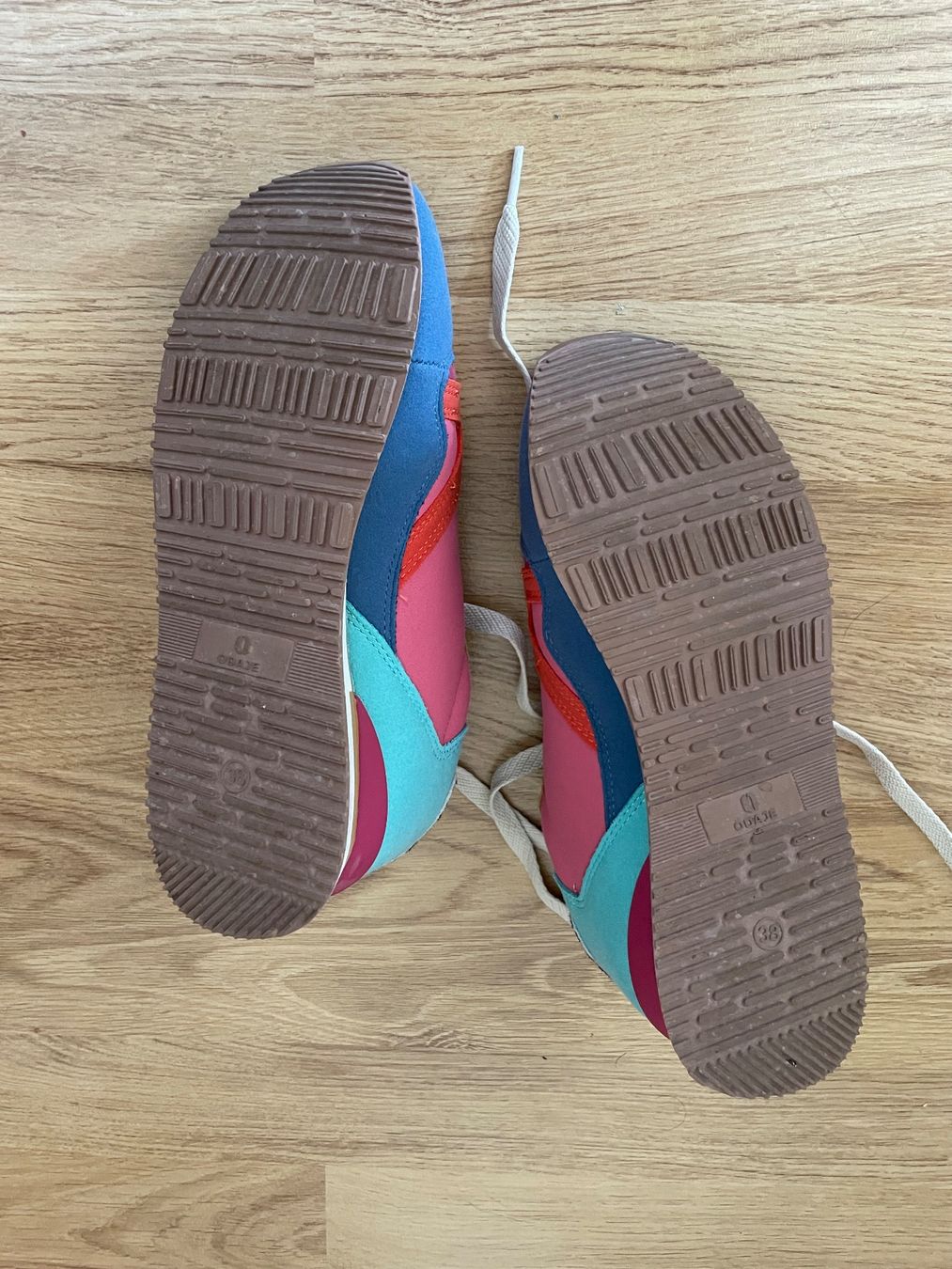 Scarpe da uomo: Sneakers Gr. 38 von Odaje – Usato da Winterthur venduto da matou.53 4