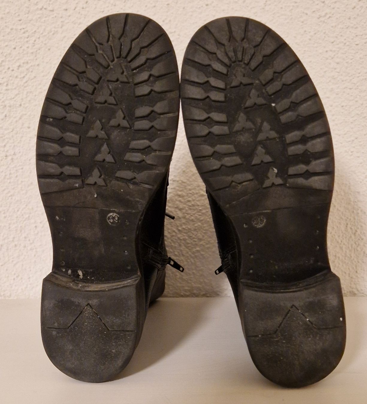 Damenschuhe: schwarze Schnürboots / Stiefeletten, Gr. 39 – Gebraucht aus Menziken von chs_xd76 3