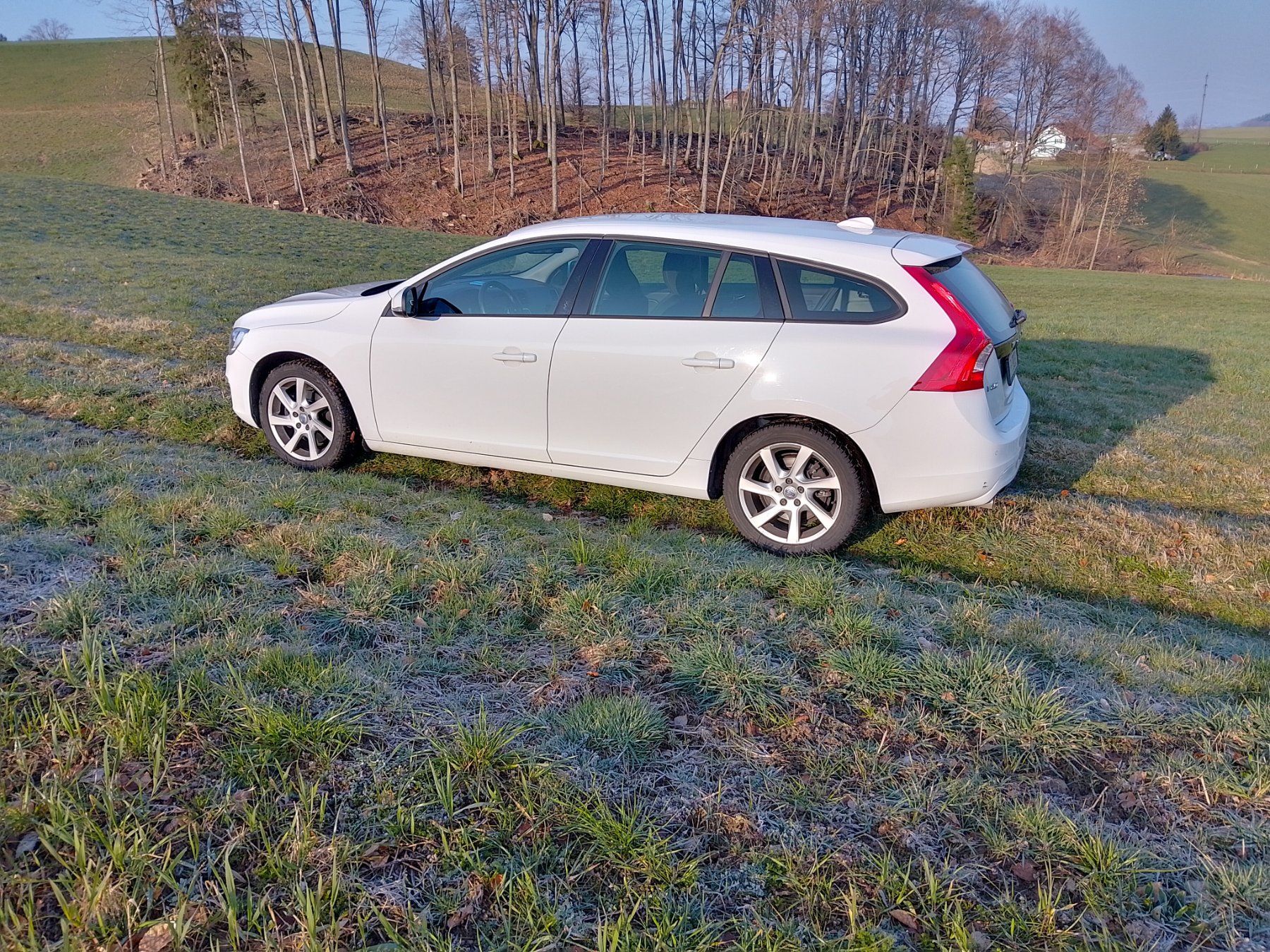 Volvo Autos: Volvo v60 – D'occasion à St. Ursen par vonmos 3
