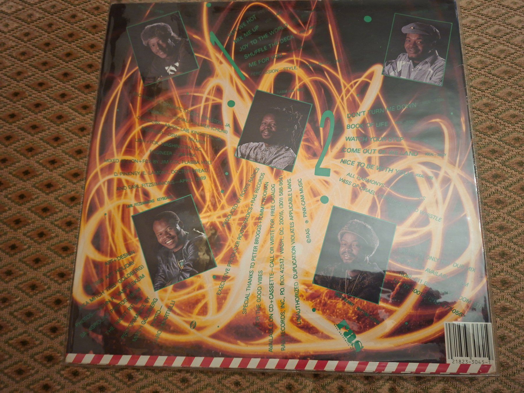 Schallplatten: Reggae LP - Roots Radics - Hot we Hot! – Gebraucht aus Bernex von Wannabehasbeen01 1