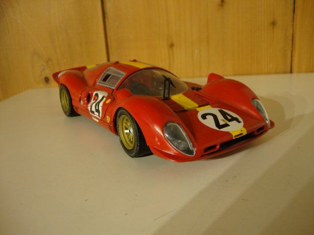Jouef Evolution Ferrari 330 P4 Rouge - 1/18 - Réf 3005