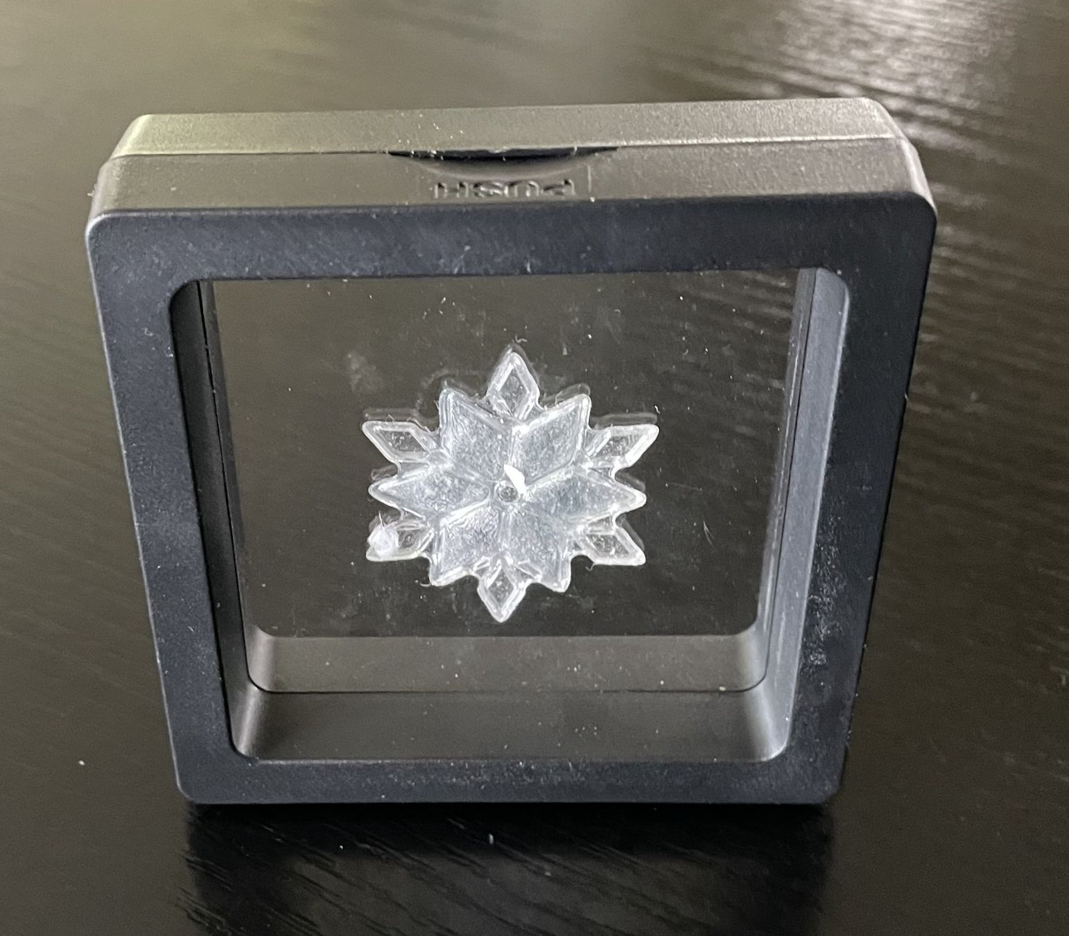 Tutte le decorazioni: Eiskristall Schneeflocke in Displaybox Geschenk Deko – Usato da Oftringen venduto da allesmeins 3