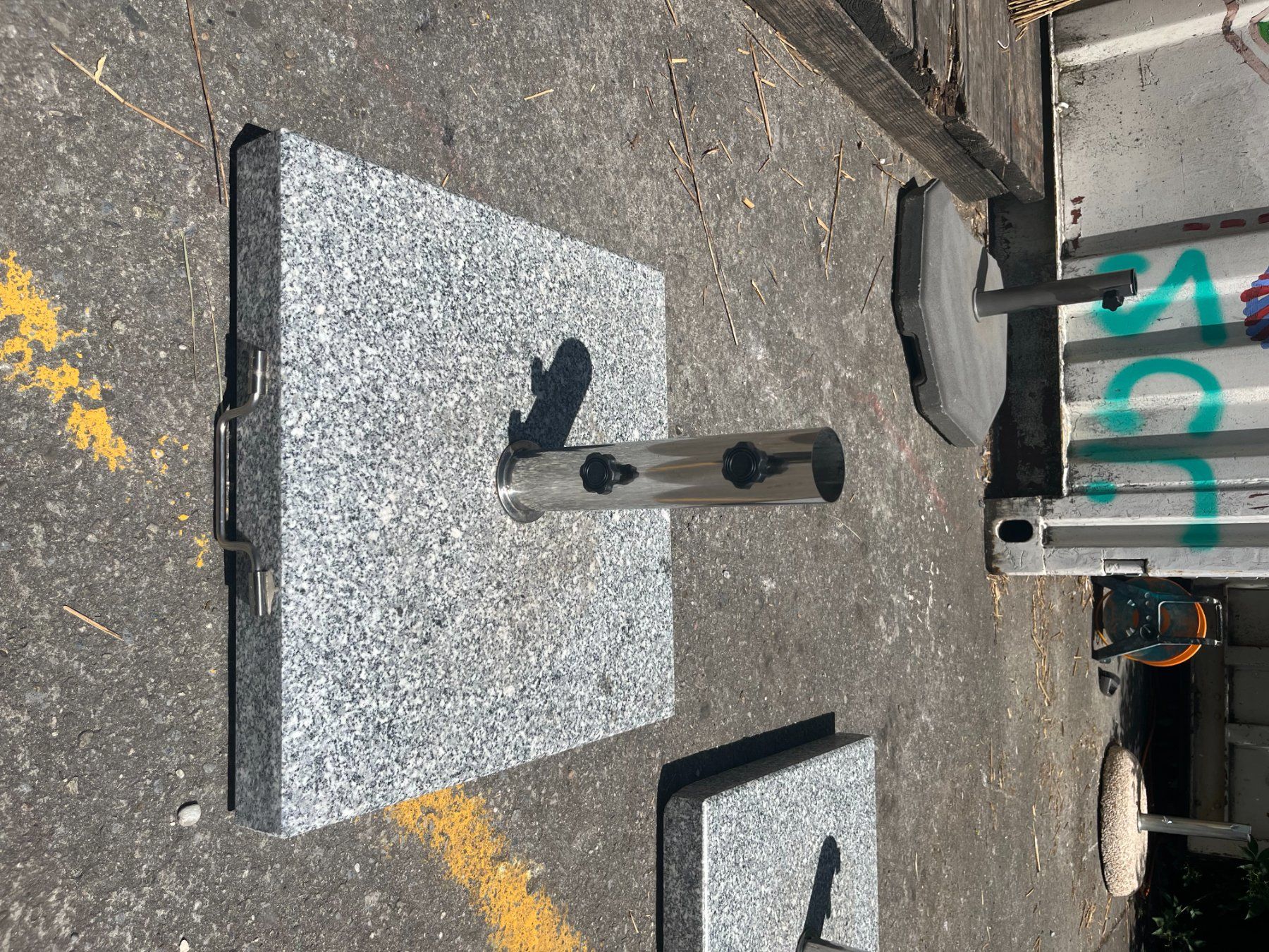 Altro: Sonnenschirmständer, fast neuwertig 3 – Usato da Zürich venduto da ell_dc9v